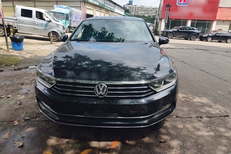 Used Volkswagen Magotan 2017 330TSI DSG Luxury Model Front