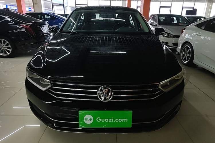 Used Volkswagen Magotan 2017 330TSI DSG Luxury Model Front