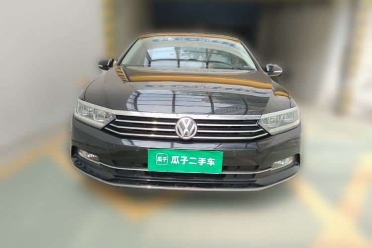Used Volkswagen Magotan 2017 330TSI DSG Luxury Model Front