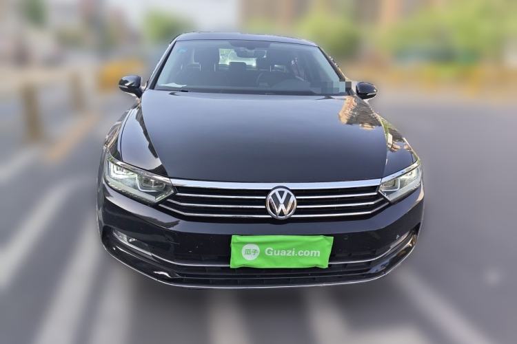 Used Volkswagen Magotan 2017 330TSI DSG Luxury Model Front