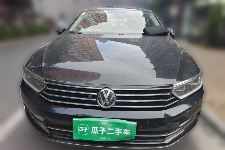 Used Volkswagen Magotan 2017 330TSI DSG Comfort Model Front