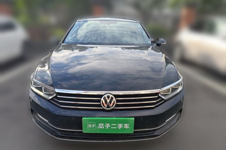 Used Volkswagen Magotan 2017 330TSI DSG Luxury Model Front