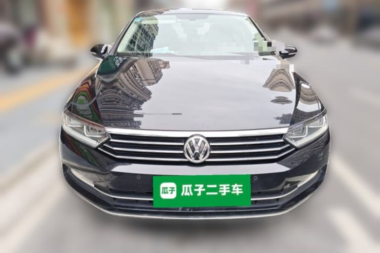 Used Volkswagen Magotan 2017 330TSI DSG Luxury Model Front