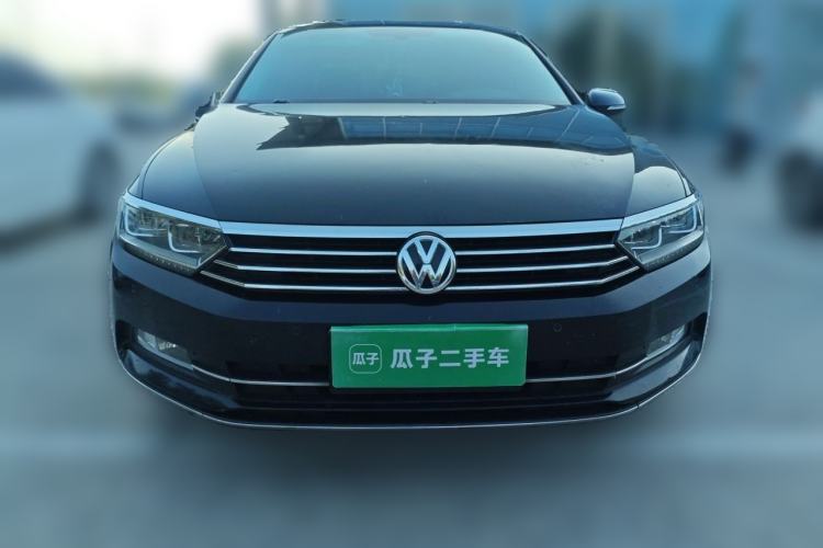 Used Volkswagen Magotan 2017 330TSI DSG Luxury Model Front