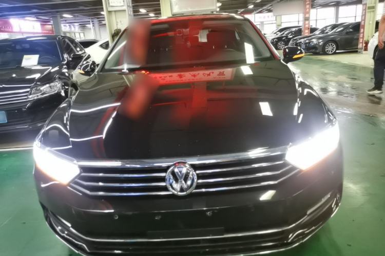 Used Volkswagen Magotan 2017 330TSI DSG Luxury Model Front