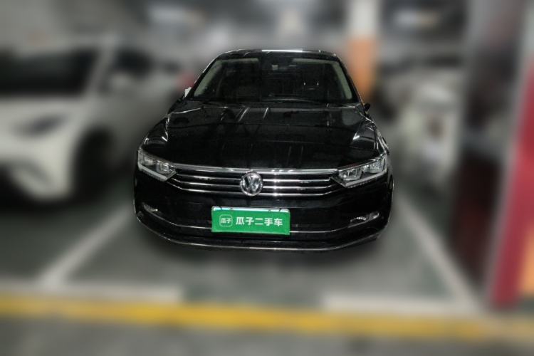 Used Volkswagen Magotan 2017 330TSI DSG Luxury Model Front