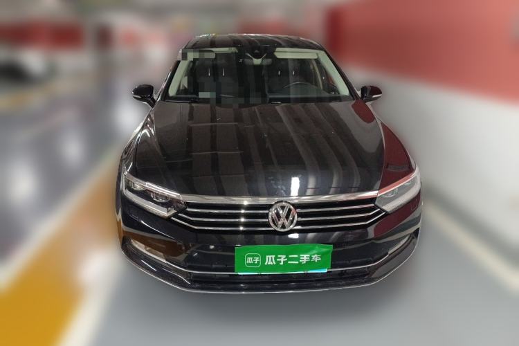 Used Volkswagen Magotan 2017 330TSI DSG Luxury Model Front