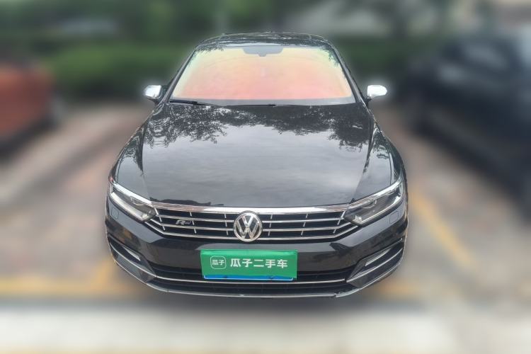 Used Volkswagen Magotan 2017 330TSI DSG Luxury Model Front