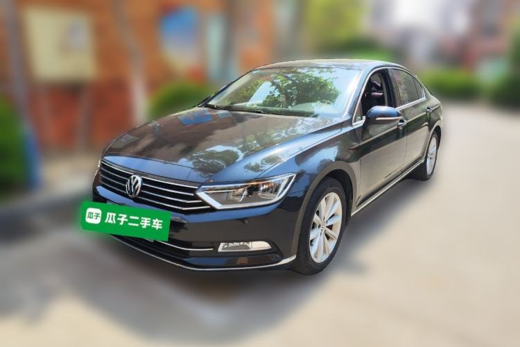 Used Volkswagen Magotan 2017 330TSI DSG Leading Model Front Left 45 Deg