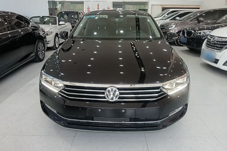 Used Volkswagen Magotan 2017 330TSI DSG Luxury Model Front