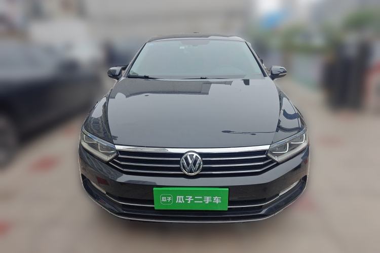 Used Volkswagen Magotan 2017 330TSI DSG Luxury Model Front