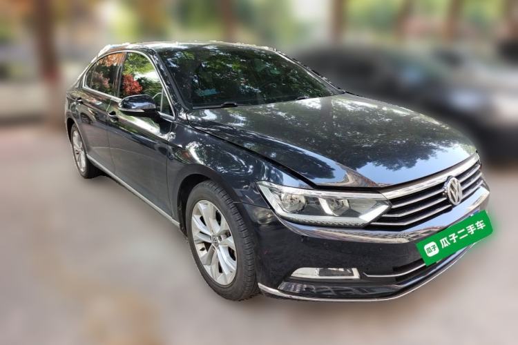 Used Volkswagen Magotan 2017 330TSI DSG Luxury Model Front Right 45 Deg