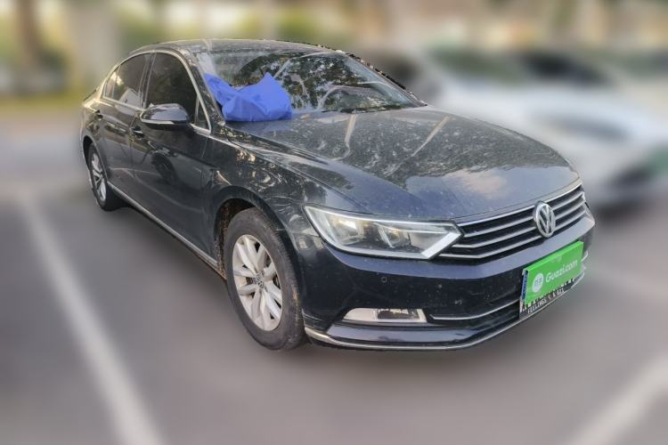 Used Volkswagen Magotan 2017 280TSI DSG Comfort Model Front Right 45 Deg