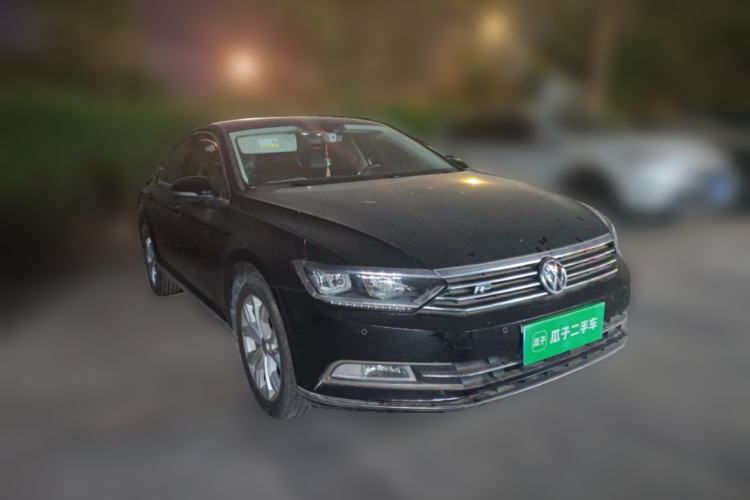 Used Volkswagen Magotan 2017 330TSI DSG Luxury Model Front Right 45 Deg