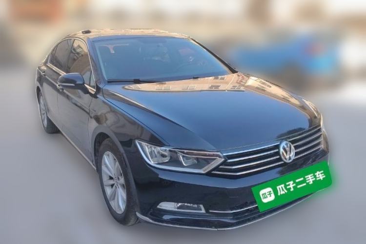 Used Volkswagen Magotan 2017 330TSI DSG Leading Model Front Right 45 Deg