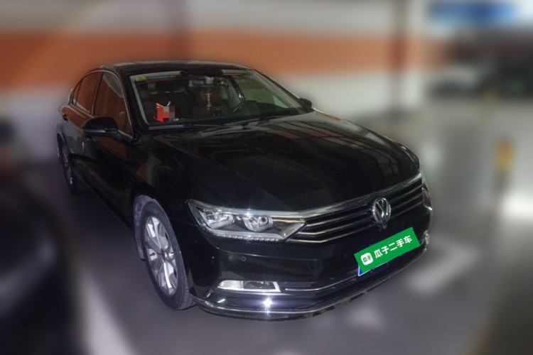 Used Volkswagen Magotan 2017 330TSI DSG Luxury Model Front Right 45 Deg