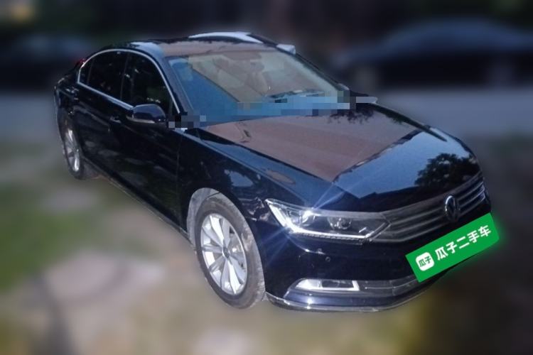 Used Volkswagen Magotan 2017 330TSI DSG Leading Model Front Right 45 Deg