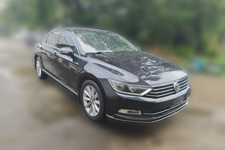 Used Volkswagen Magotan 2017 330TSI DSG Leading Model Front Right 45 Deg