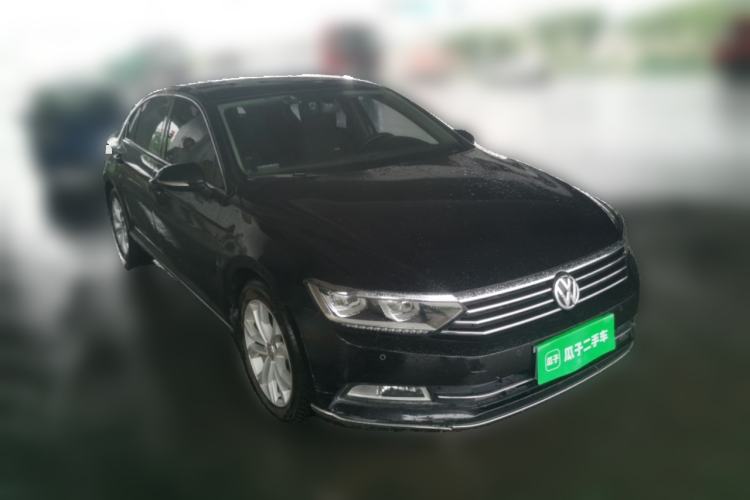 Used Volkswagen Magotan 2017 330TSI DSG Luxury Model Front Right 45 Deg