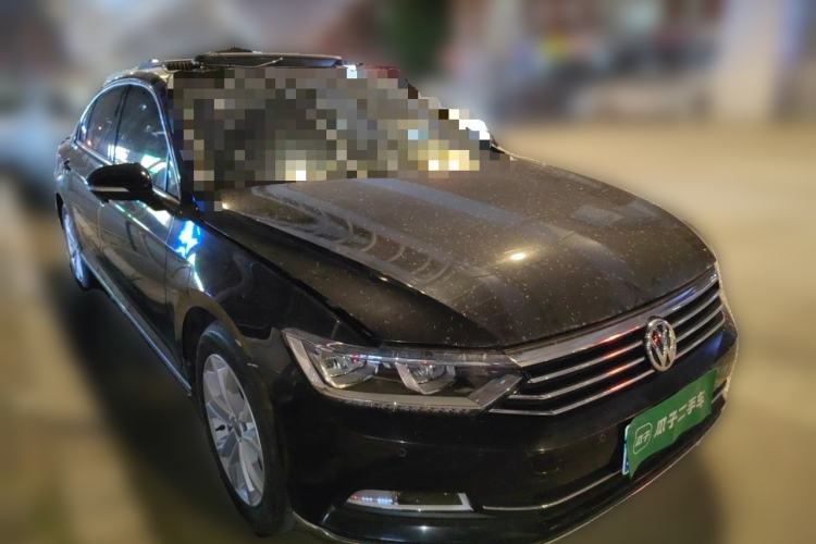 Used Volkswagen Magotan 2017 330TSI DSG Luxury Model Front Right 45 Deg