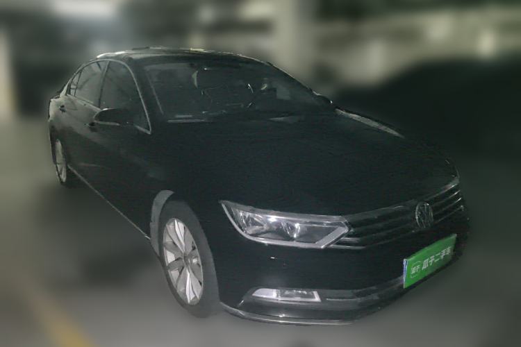 Used Volkswagen Magotan 2017 280TSI DSG Leading Edition Front Right 45 Deg