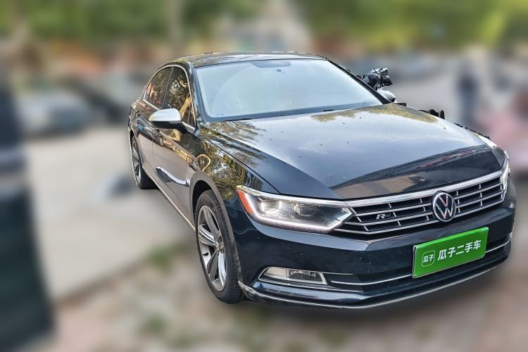 Used Volkswagen Magotan 2017 330TSI DSG Leading Model Front Right 45 Deg