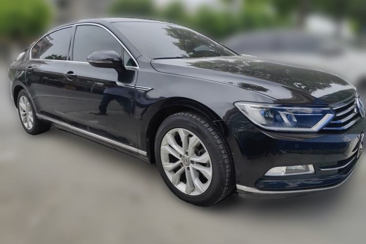 Used Volkswagen Magotan 2017 280TSI DSG Leading Edition Front Right 45 Deg