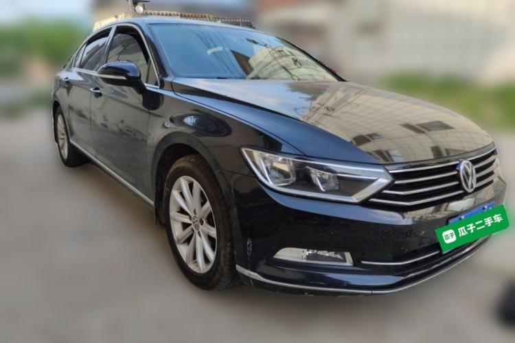 Used Volkswagen Magotan 2017 330TSI DSG Leading Model Front Right 45 Deg
