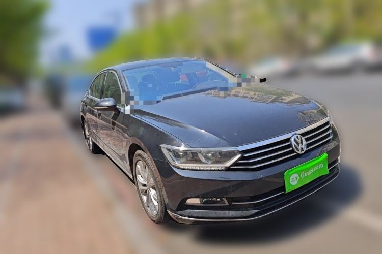 Used Volkswagen Magotan 2017 330TSI DSG Luxury Model Front Right 45 Deg