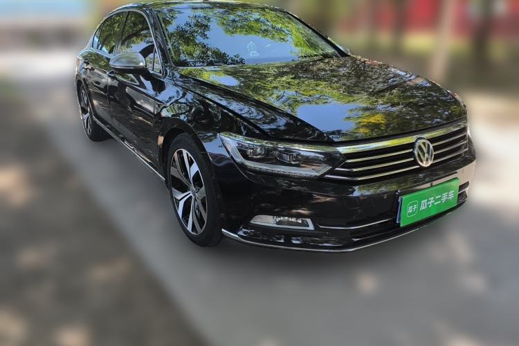 Used Volkswagen Magotan 2017 380TSI DSG Flagship Edition Front Right 45 Deg
