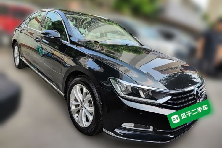 Used Volkswagen Magotan 2017 380TSI DSG Luxury Model Front Right 45 Deg