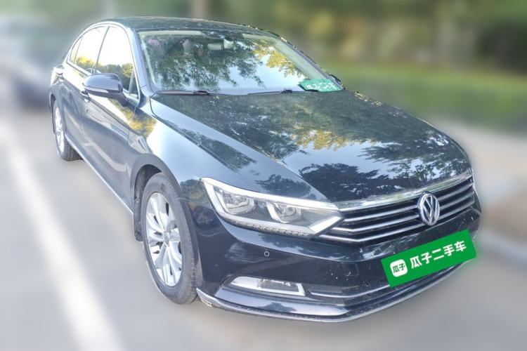 Used Volkswagen Magotan 2017 330TSI DSG Luxury Model Front Right 45 Deg