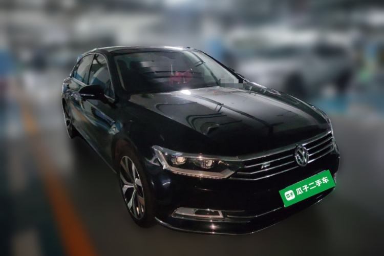 Used Volkswagen Magotan 2017 380TSI DSG Prestige Edition Front Right 45 Deg