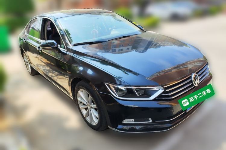 Used Volkswagen Magotan 2017 330TSI DSG Leading Model Front Right 45 Deg