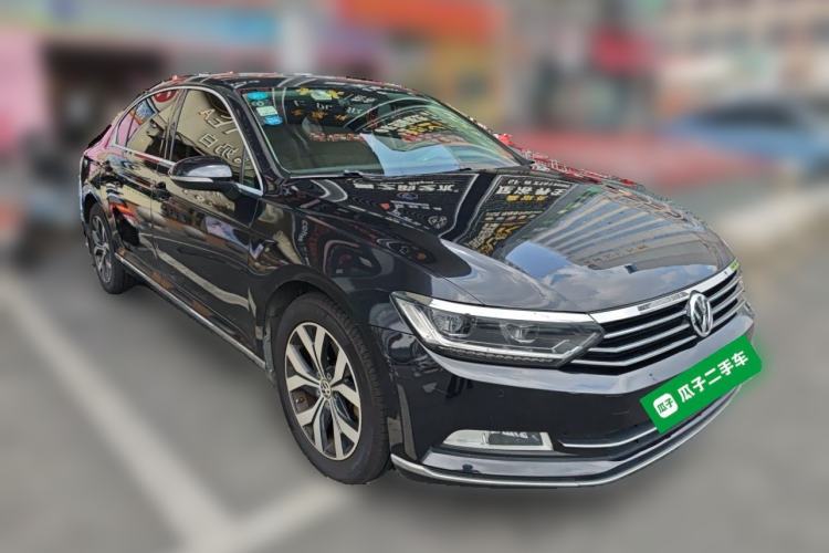 Used Volkswagen Magotan 2017 330TSI DSG Leading Model Front Right 45 Deg