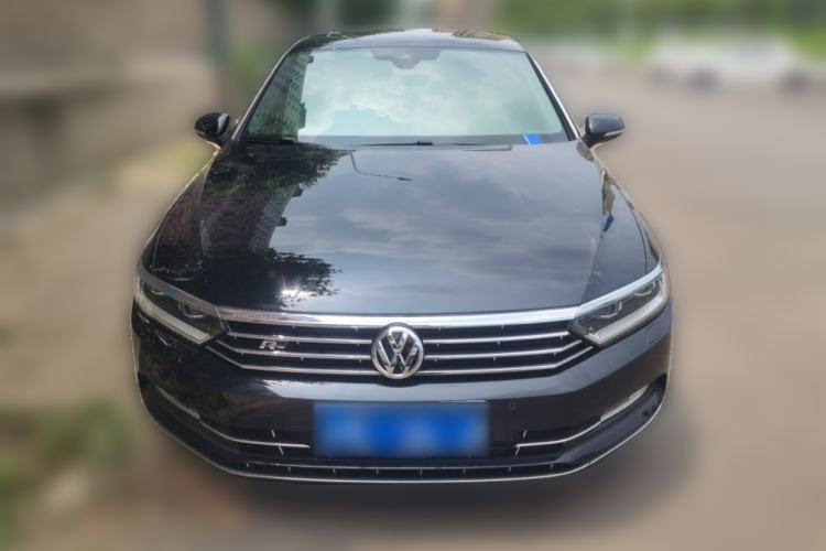 Used Volkswagen Magotan 2017 330TSI DSG Luxury Model Front