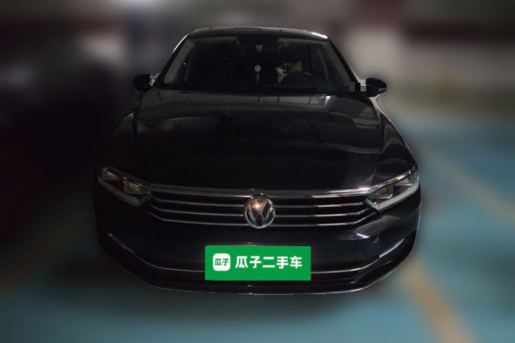 Used Volkswagen Magotan 2017 330TSI DSG Luxury Model Front