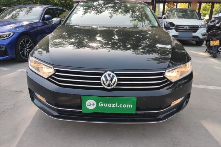 Used Volkswagen Magotan 2017 330TSI DSG Comfort Model Front