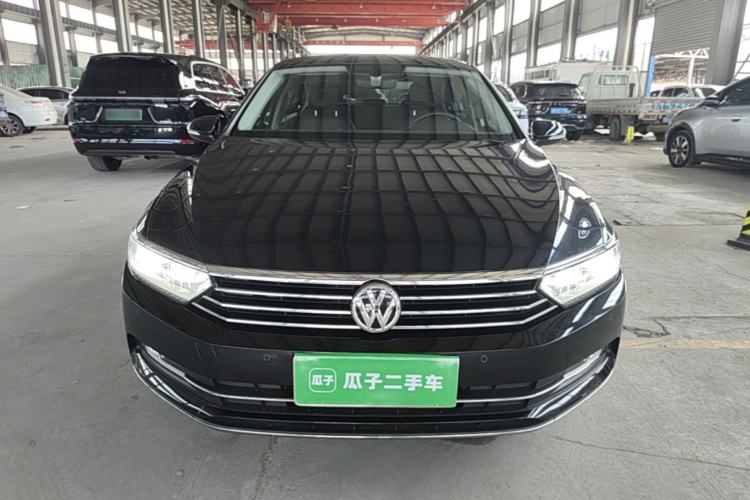 Used Volkswagen Magotan 2017 330TSI DSG Luxury Model Front
