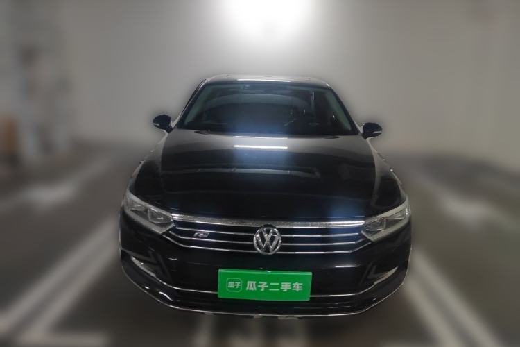 Used Volkswagen Magotan 2017 330TSI DSG Luxury Model Front