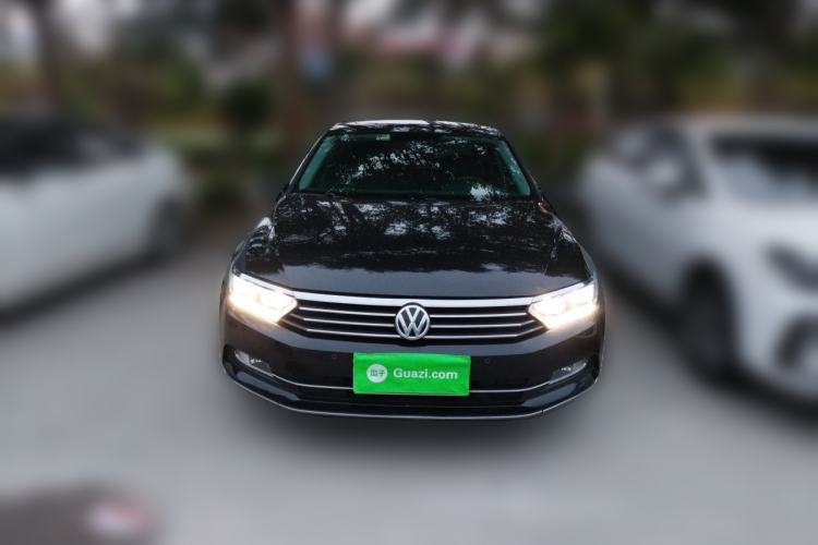 Used Volkswagen Magotan 2017 330TSI DSG Luxury Model Front