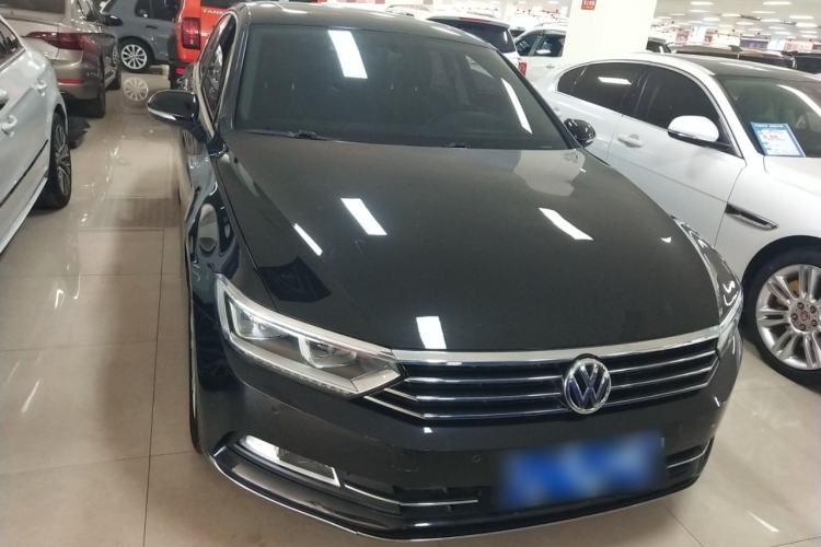 Used Volkswagen Magotan 2017 330TSI DSG Luxury Model Front