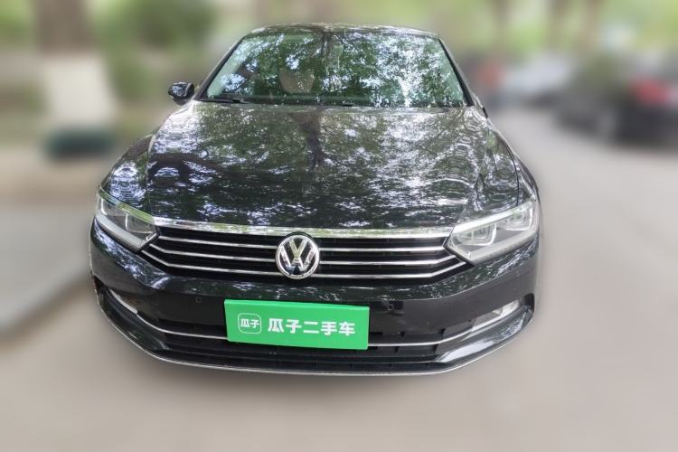 Used Volkswagen Magotan 2017 330TSI DSG Luxury Model Front