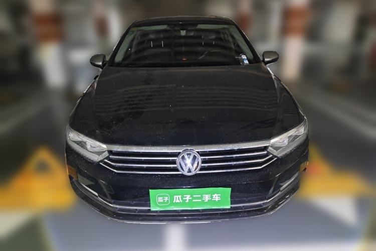 Used Volkswagen Magotan 2017 330TSI DSG Luxury Model Front