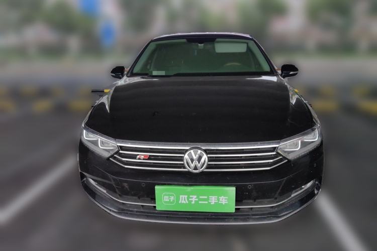 Used Volkswagen Magotan 2017 330TSI DSG Luxury Model Front
