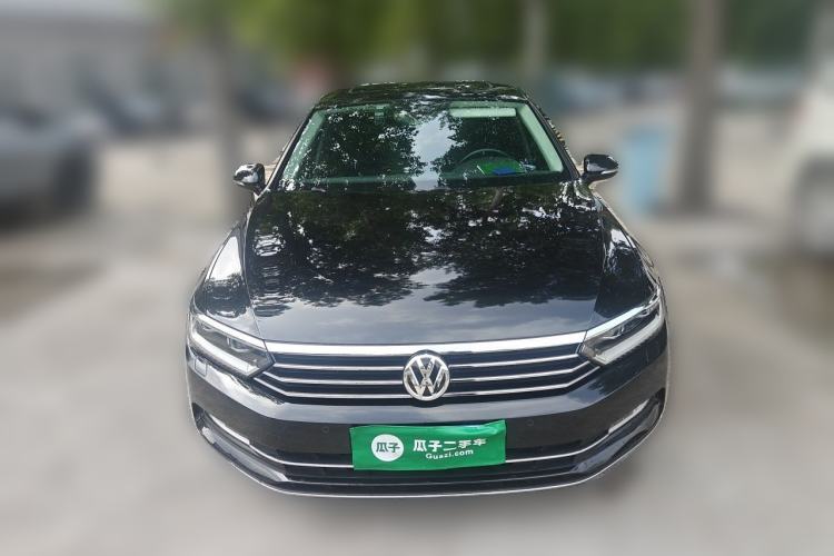 Used Volkswagen Magotan 2017 330TSI DSG Luxury Model Front