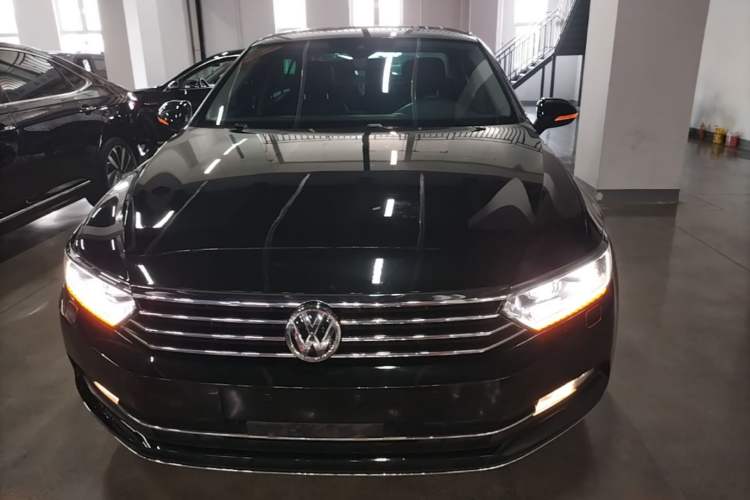 Used Volkswagen Magotan 2017 380TSI DSG Prestige Edition Front