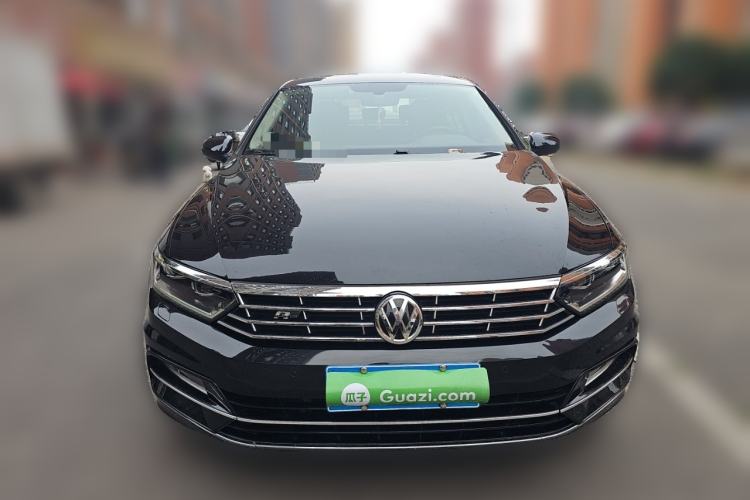 Used Volkswagen Magotan 2017 330TSI DSG Luxury Model Front
