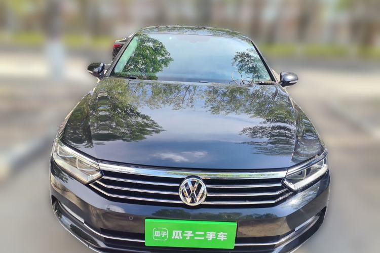 Used Volkswagen Magotan 2017 330TSI DSG Luxury Model Front
