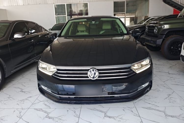 Used Volkswagen Magotan 2017 330TSI DSG Luxury Model Front
